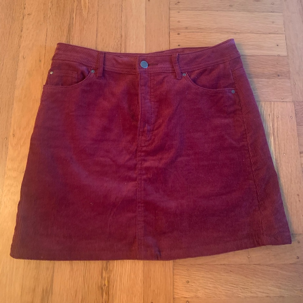 Maroon corduroy mini skirt H&M NWT